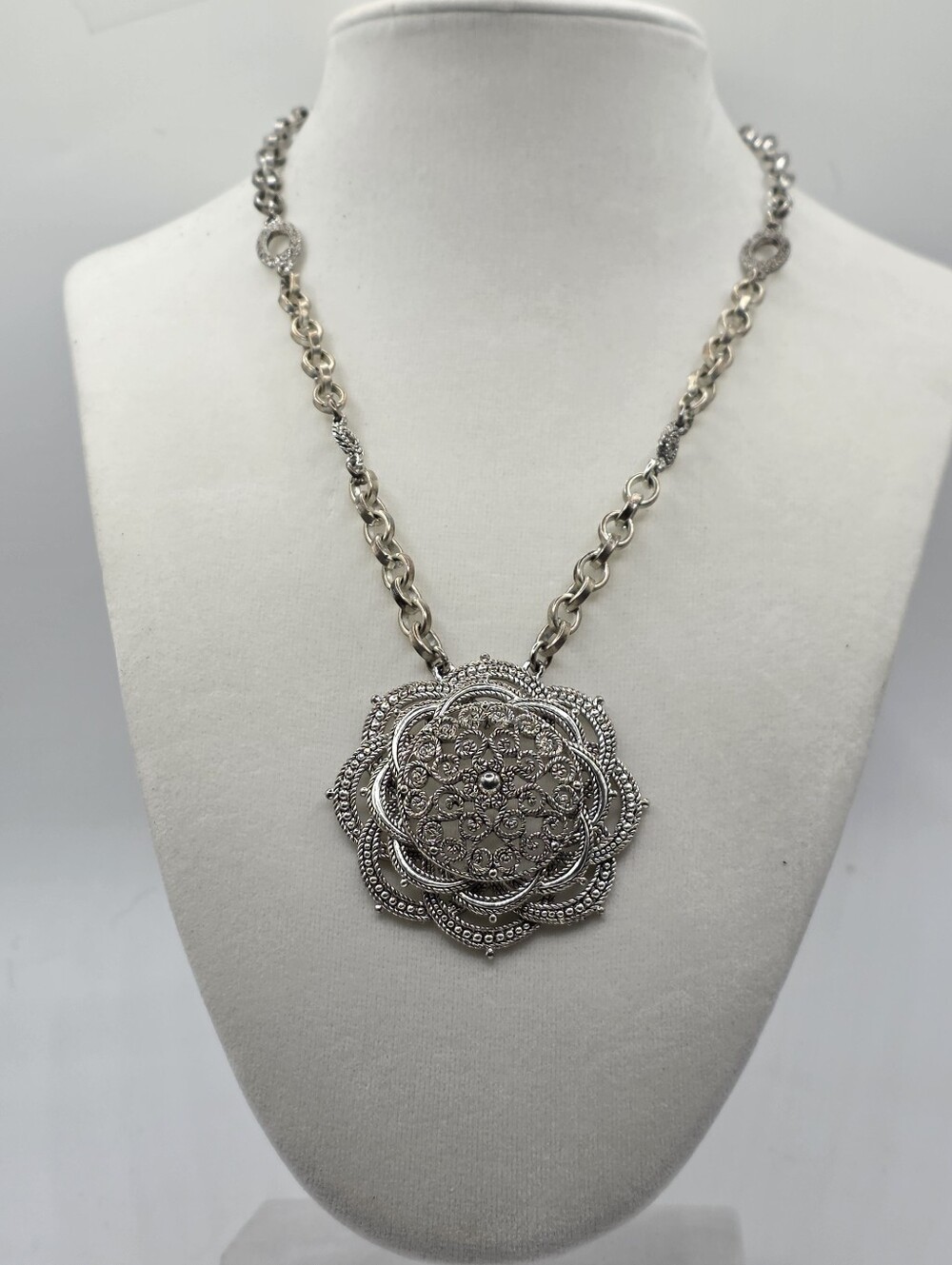 Vintage Silver Tone Filigree Mandala Statement Pendant Necklace Chunky Chain 20"